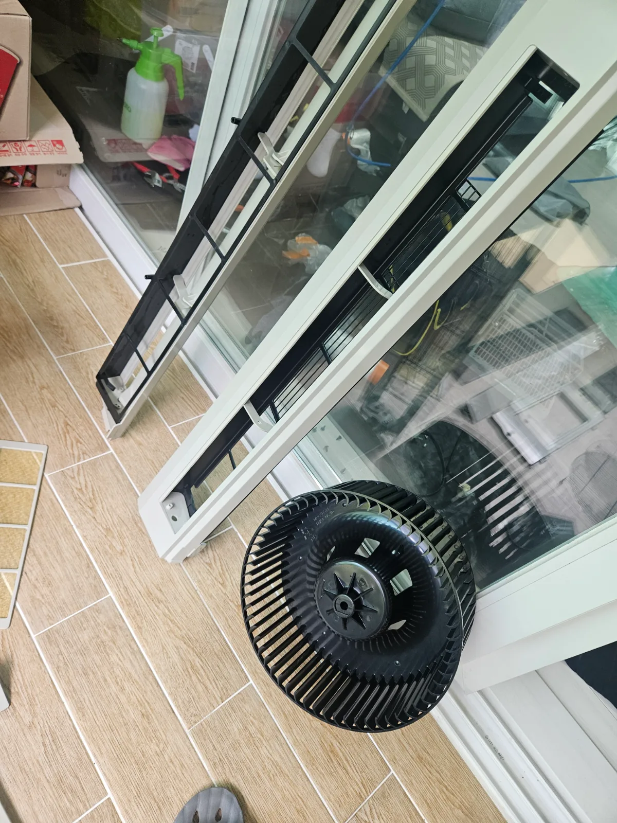 양산 남부동 아파트 LG 휘센 구형 스탠드 에어컨 분해 세척 시공
