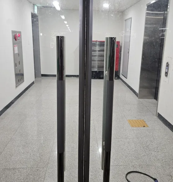 부산 사상구 모라동 강화도어 유리문 디지털 도어락 설치 사례 시공 전 1